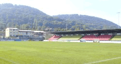 Die Haupttrib&uuml;ne des Stadions.